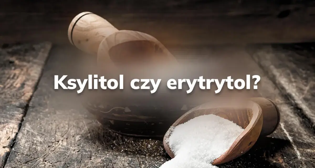 Ksylitol czy erytrytol dla cukrzyka? Dwa słodkie zamienniki cukru na drewnianym blacie.