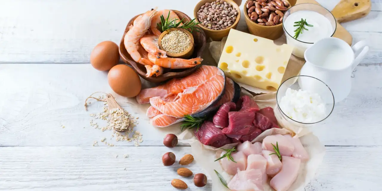 Keto dieta: ryby, mięso, jajka, nabiał, orzechy i nasiona. Zastanawiasz się, jak długo można być na diecie keto?