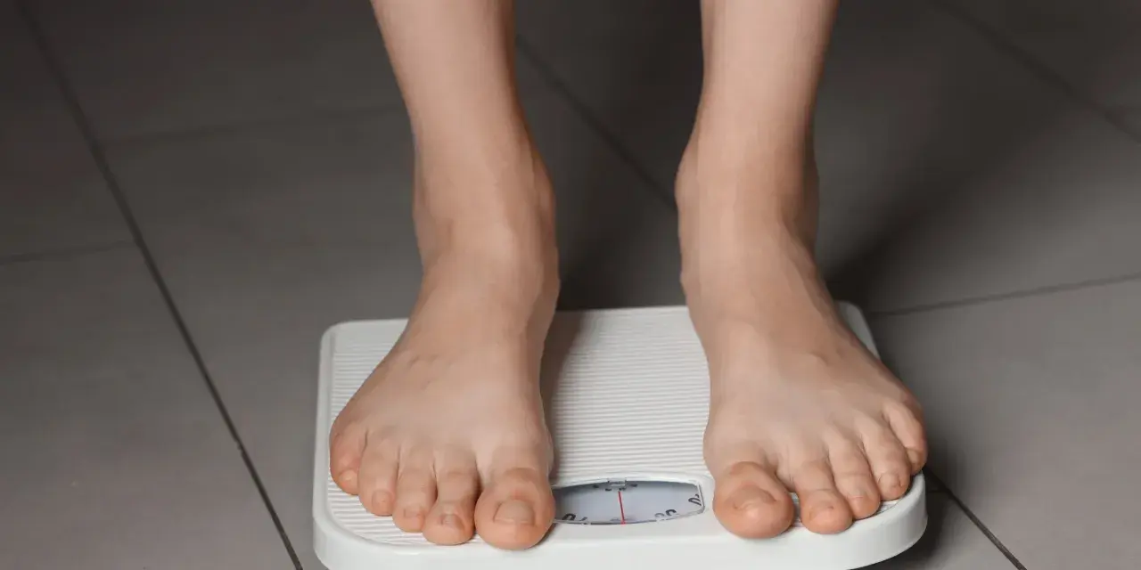 Stopy na wadze łazienkowej. Czy to początek drogi, jak schudnąć 5 kg w 2 tygodnie?