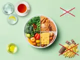 Zdrowa dieta: warzywa, owoce, białko, węglowodany. Unikaj soli, słodyczy i przetworzonej żywności. Różnorodne grupy produktów spożywczych to klucz do zdrowia.