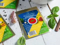 Zupa pomidorowa z makaronem PKU, idealna dla osób z fenyloketonurią. Bez glutenu, mleka i jajek.