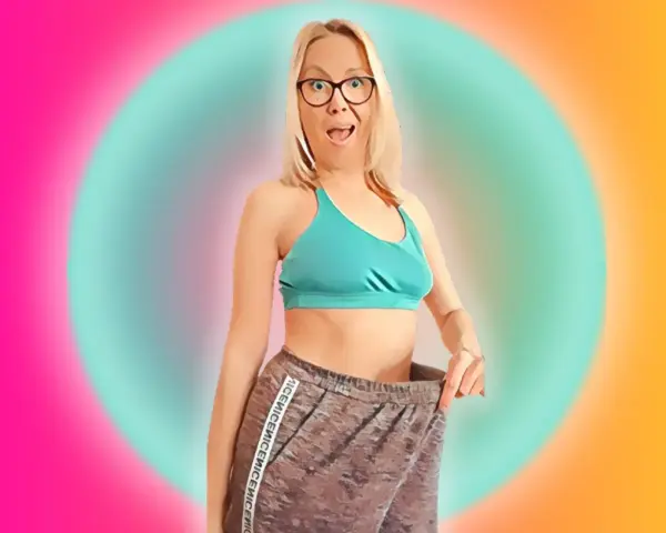 Szokująca metamorfoza! Kobieta pokazuje, jak wielkie są jej spodnie po przejściu na dietę keto. Efekty przed i po są widoczne gołym okiem.