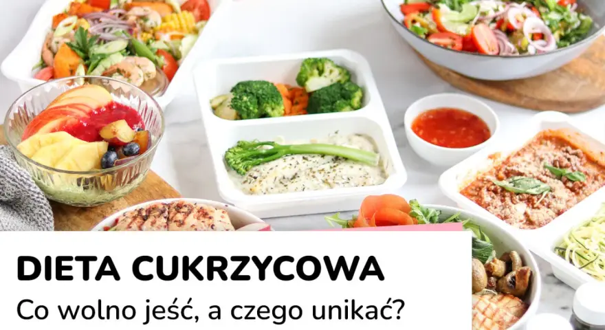 Zdrowe posiłki na talerzach: sałatka z krewetkami, owoce, kurczak z warzywami i zapiekanka. Idealne menu dla cukrzyka.